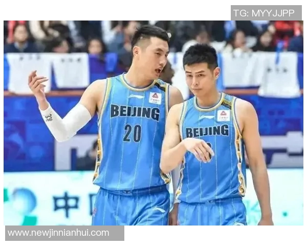 周琦与赵睿翟晓川方硕合影定妆照迎新赛季期待再创佳绩